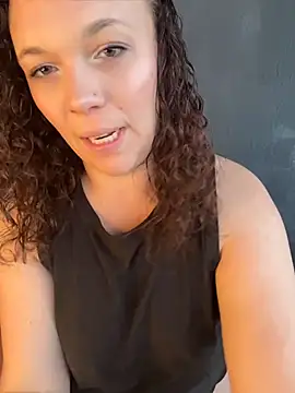 AuroraSummers online show from April 17, 2:42 pm