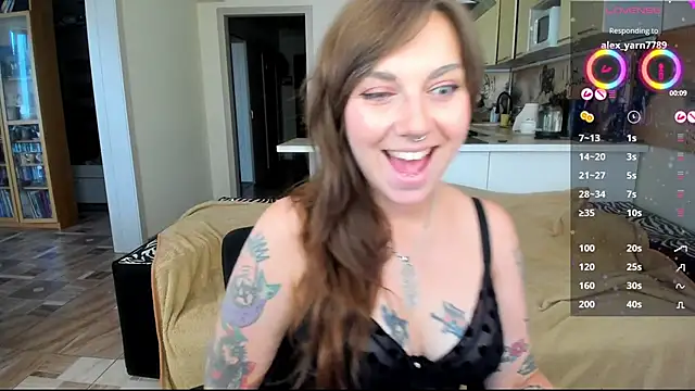 StacyTigerr online show from October 8, 12:47 pm