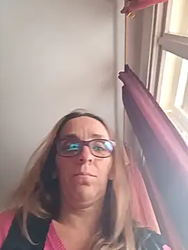 Dettybitch40 online show from October 26, 11:49 am