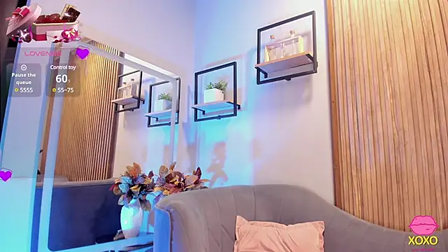 Snapshot of HannaPetit chatting on February 23, 2:46 pm HannaPetit online show from February 23, 2:46 pm