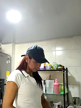 Snapshot of HannaPetit chatting on September 17, 3:46 pm HannaPetit online show from September 17, 3:46 pm