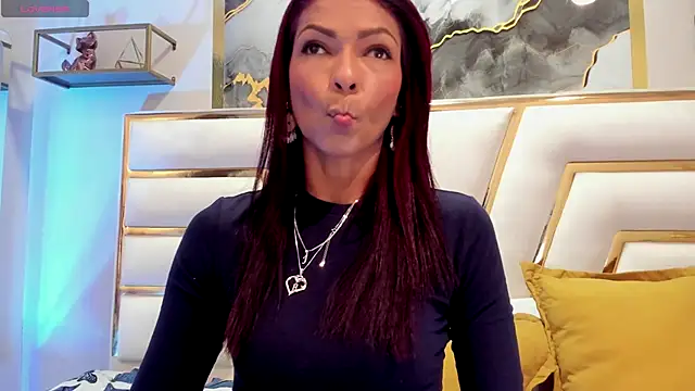 Snapshot of HannaPetit chatting on October 2, 7:43 pm HannaPetit online show from October 2, 7:43 pm