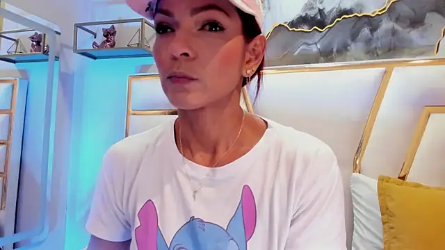 Snapshot of HannaPetit chatting on November 5, 6:52 pm HannaPetit online show from November 5, 6:52 pm