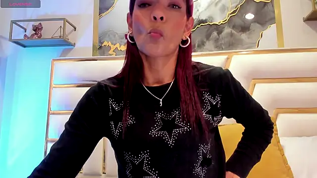 Snapshot of HannaPetit chatting on November 8, 7:01 pm HannaPetit online show from November 8, 7:01 pm