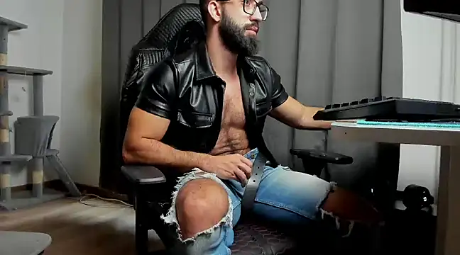 liamaesthetic online show from February 28, 9:58 am