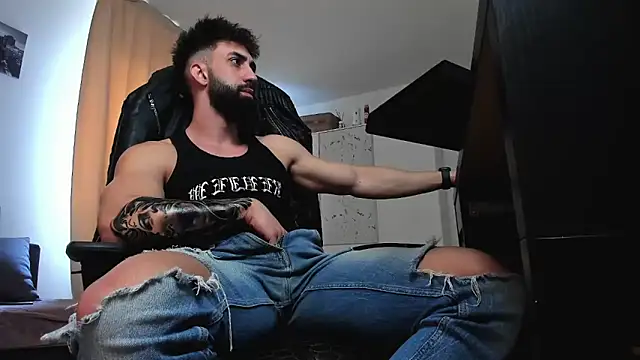 liamaesthetic online show from April 11, 7:45 am