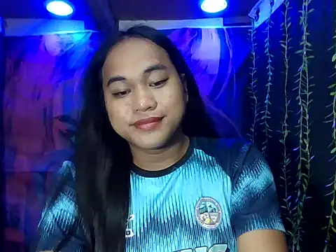 Snapshot of bettina_love chatting on December 16, 8:03 pm bettina love online show from December 16, 8:03 pm