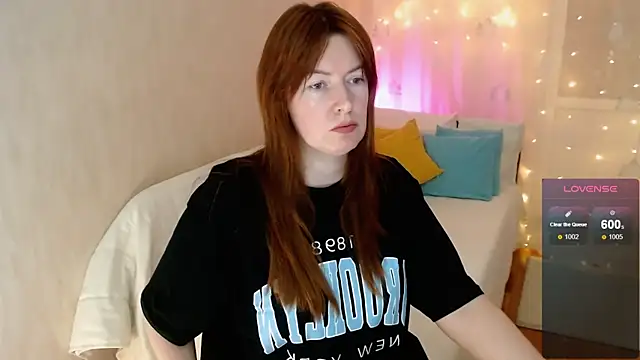 Snapshot of Kira_land chatting on December 28, 4:20 pm Kira land online show from December 28, 4:20 pm