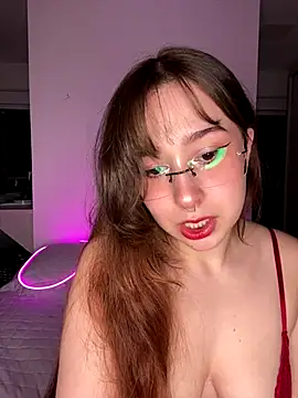 Snapshot of tsuki_chan_on chatting on September 15, 2:11 am tsuki chan on online show from September 15, 2:11 am