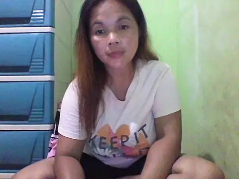 Snapshot of big_tits24 chatting on November 16, 1:17 pm big tits24 online show from November 16, 1:17 pm