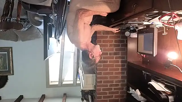 Snapshot of CDforU chatting on October 8, 4:26 pm CDforU online show from October 8, 4:26 pm