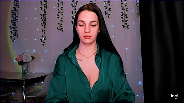 Snapshot of KarlaSim chatting on February 5, 8:25 pm KarlaSim online show from February 5, 8:25 pm