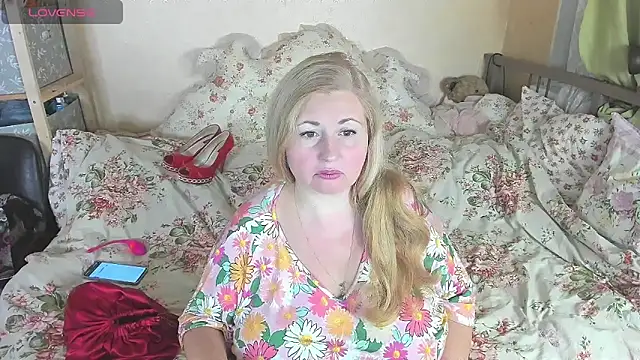 BustyDonnaSexyy online show from February 25, 5:00 pm