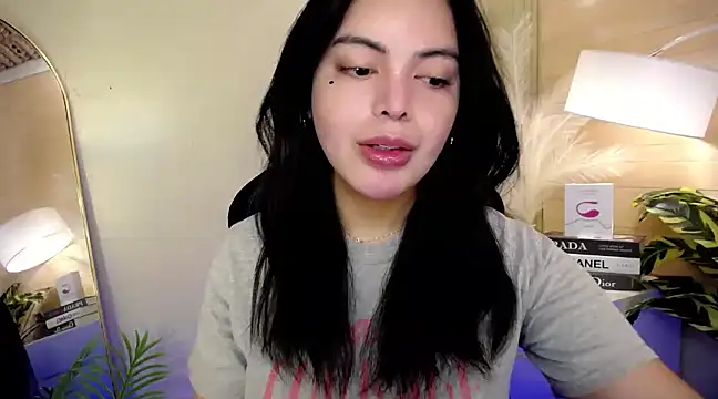 HotstuffCherrySummer online show from December 31, 5:11 am