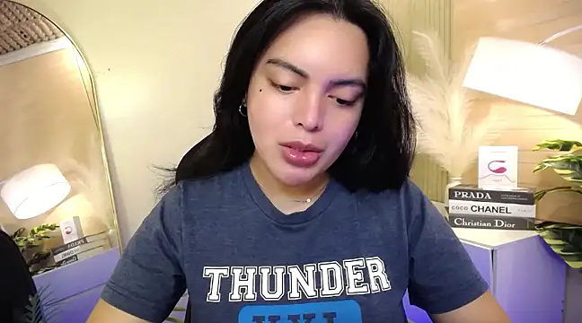 HotstuffCherrySummer online show from January 10, 6:31 am