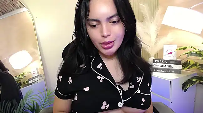 HotstuffCherrySummer online show from January 11, 11:56 am