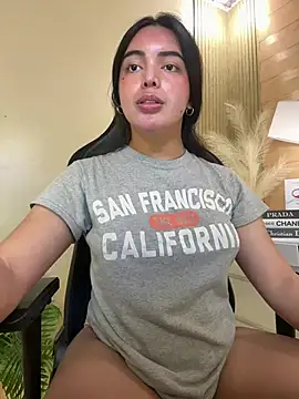 HotstuffCherrySummer online show from January 17, 10:00 am