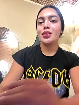 HotstuffCherrySummer online show from November 17, 8:20 am