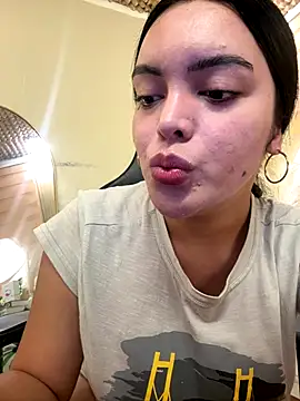 HotstuffCherrySummer online show from November 21, 8:02 am