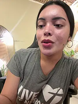 HotstuffCherrySummer online show from January 11, 8:30 am