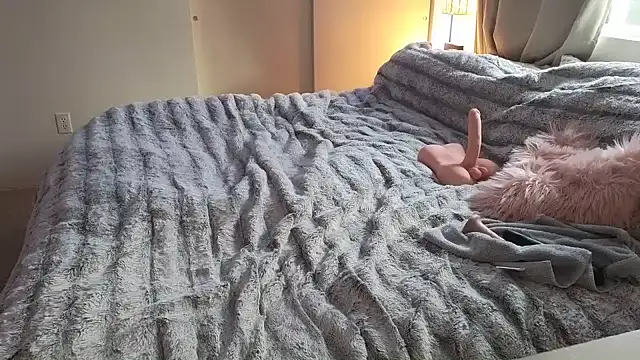 JESS LOVES online show from December 18, 7:08 pm