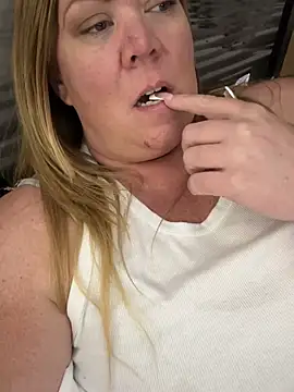 JESS LOVES online show from March 13, 1:43 am