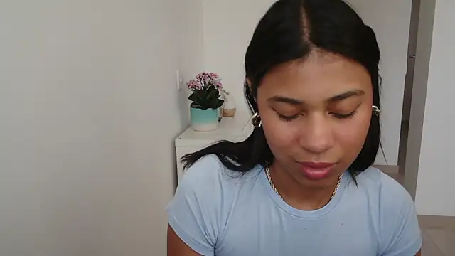 Snapshot of dark_enchantress_ chatting on December 8, 7:22 pm dark enchantress online show from December 8, 7:22 pm