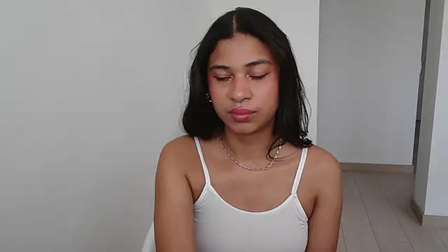 Snapshot of dark_enchantress_ chatting on January 4, 5:05 pm dark enchantress online show from January 4, 5:05 pm