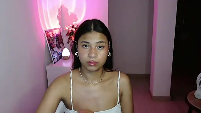 Snapshot of dark_enchantress_ chatting on January 11, 2:20 am dark enchantress online show from January 11, 2:20 am