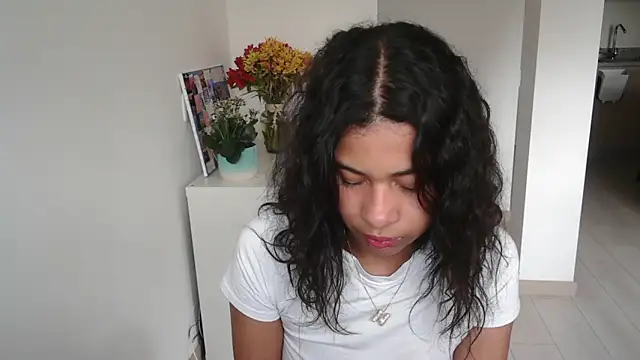 Snapshot of dark_enchantress_ chatting on January 14, 10:12 pm dark enchantress online show from January 14, 10:12 pm