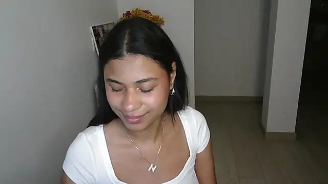 Snapshot of dark_enchantress_ chatting on January 16, 2:19 am dark enchantress online show from January 16, 2:19 am