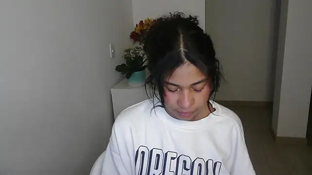 Snapshot of dark_enchantress_ chatting on January 21, 12:04 am dark enchantress online show from January 21, 12:04 am