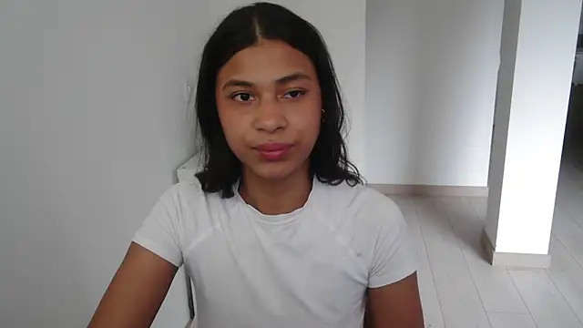 Snapshot of dark_enchantress_ chatting on February 18, 9:20 pm dark enchantress online show from February 18, 9:20 pm