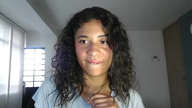 Snapshot of dark_enchantress_ chatting on October 22, 10:09 pm dark enchantress online show from October 22, 10:09 pm