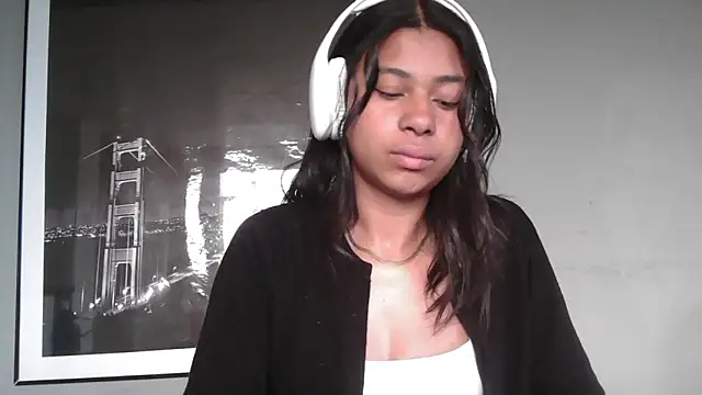 dark enchantress  online show from February 7, 10:57 pm