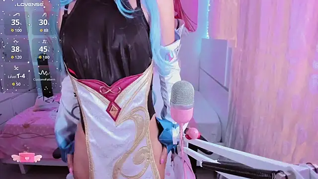 mia kawaii05 online show from November 10, 9:36 pm