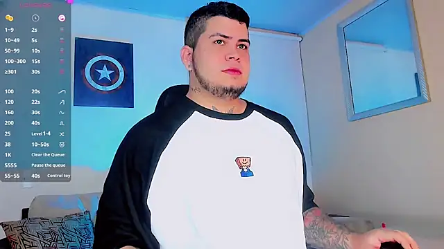 Snapshot of Thomas_chubbyxhot chatting on February 6, 6:08 am Thomas chubbyxhot online show from February 6, 6:08 am