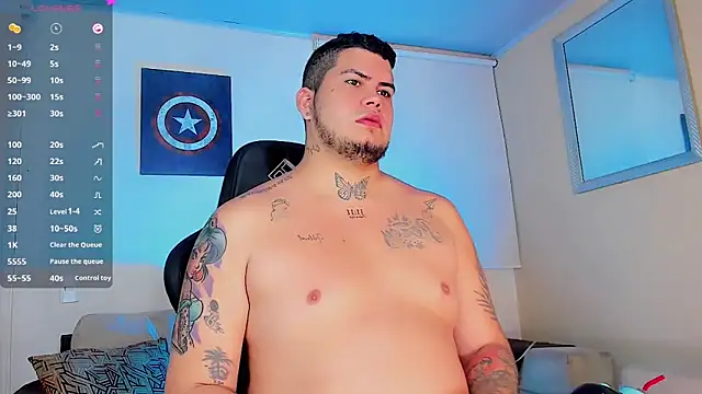 Snapshot of Thomas_chubbyxhot chatting on February 6, 9:11 am Thomas chubbyxhot online show from February 6, 9:11 am