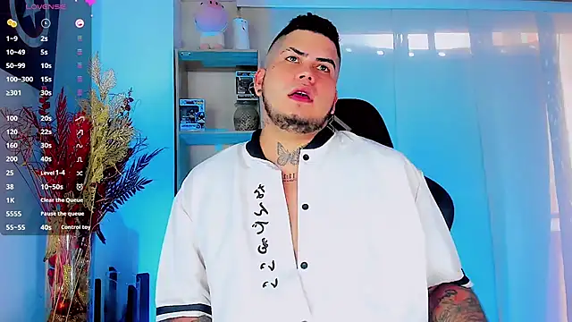 Snapshot of Thomas_chubbyxhot chatting on February 8, 3:00 pm Thomas chubbyxhot online show from February 8, 3:00 pm