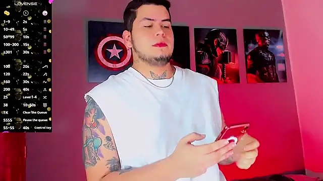 Snapshot of Thomas_chubbyxhot chatting on March 9, 5:06 pm Thomas chubbyxhot online show from March 9, 5:06 pm