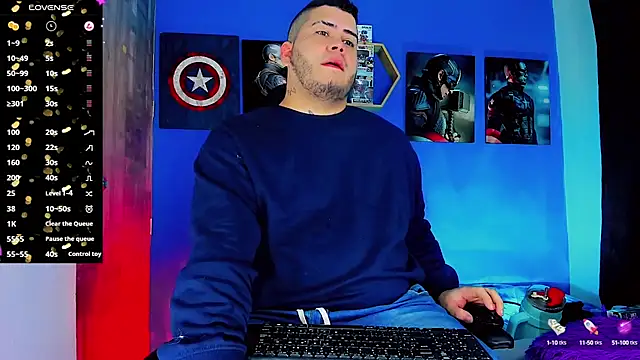 Snapshot of Thomas_chubbyxhot chatting on October 20, 3:29 am Thomas chubbyxhot online show from October 20, 3:29 am