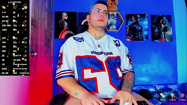 Snapshot of Thomas_chubbyxhot chatting on December 2, 3:56 am Thomas chubbyxhot online show from December 2, 3:56 am