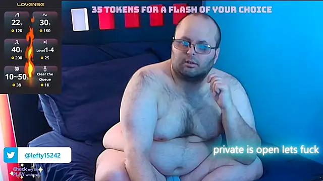 Snapshot of lefty15242 chatting on October 25, 7:30 pm lefty15242 online show from October 25, 7:30 pm