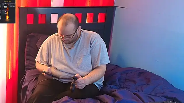 Snapshot of lefty15242 chatting on November 29, 6:55 pm lefty15242 online show from November 29, 6:55 pm