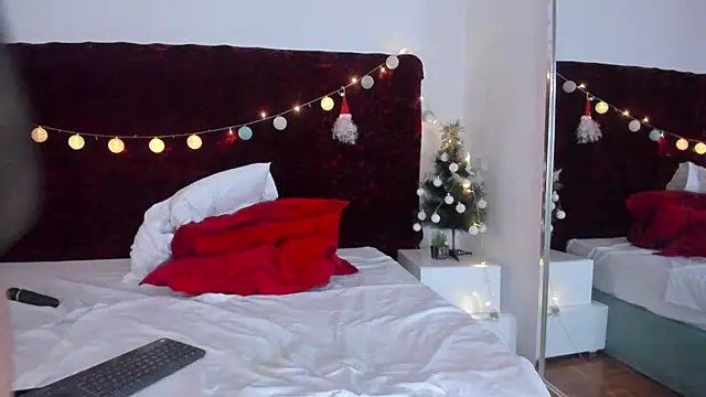 Snapshot of marianaaguii chatting on December 13, 1:22 pm marianaaguii online show from December 13, 1:22 pm