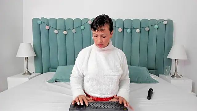 Snapshot of marianaaguii chatting on February 4, 11:27 am marianaaguii online show from February 4, 11:27 am