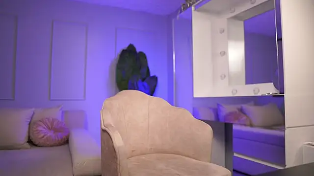 Lauraxx69 online show from March 3, 9:00 am