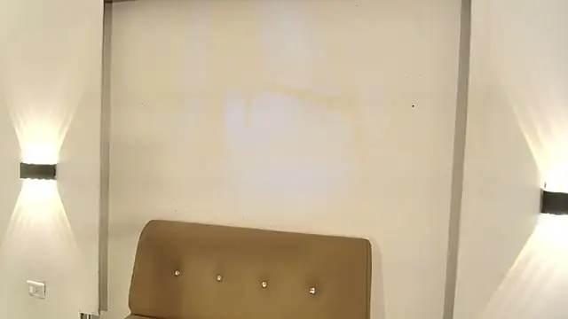 Snapshot of xGenesis_Miller_ chatting on October 31, 9:05 pm xGenesis Miller  online show from October 31, 9:05 pm