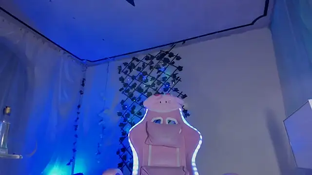 Snapshot of -Camila_ chatting on January 9, 8:01 pm -Camila  online show from January 9, 8:01 pm