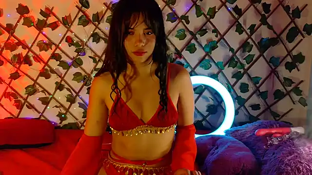 Snapshot of -Camila_ chatting on February 14, 3:47 pm -Camila  online show from February 14, 3:47 pm